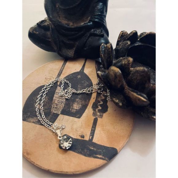 SILVER WHITE SAPPHIRE STONE NECKLACE - Picture 5 of 8